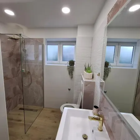Ladini Lana Starigrad Paklenica
